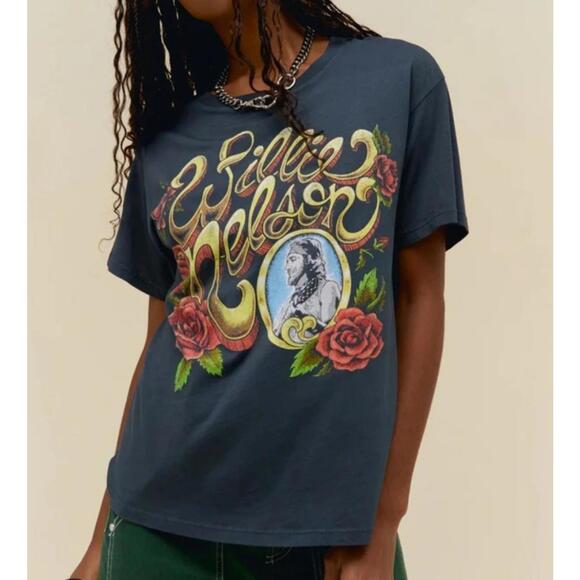 Daydreamer Willie Nelson Rose Frame Tee - Picture 1 of 4